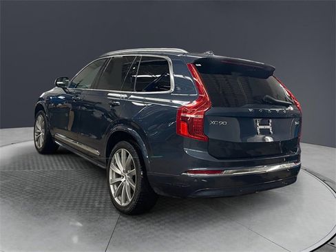Used 2023 Volvo XC90 B6 Plus image 3