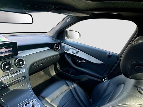 Used 2019 Mercedes-Benz GLC 300 4MATIC image 24