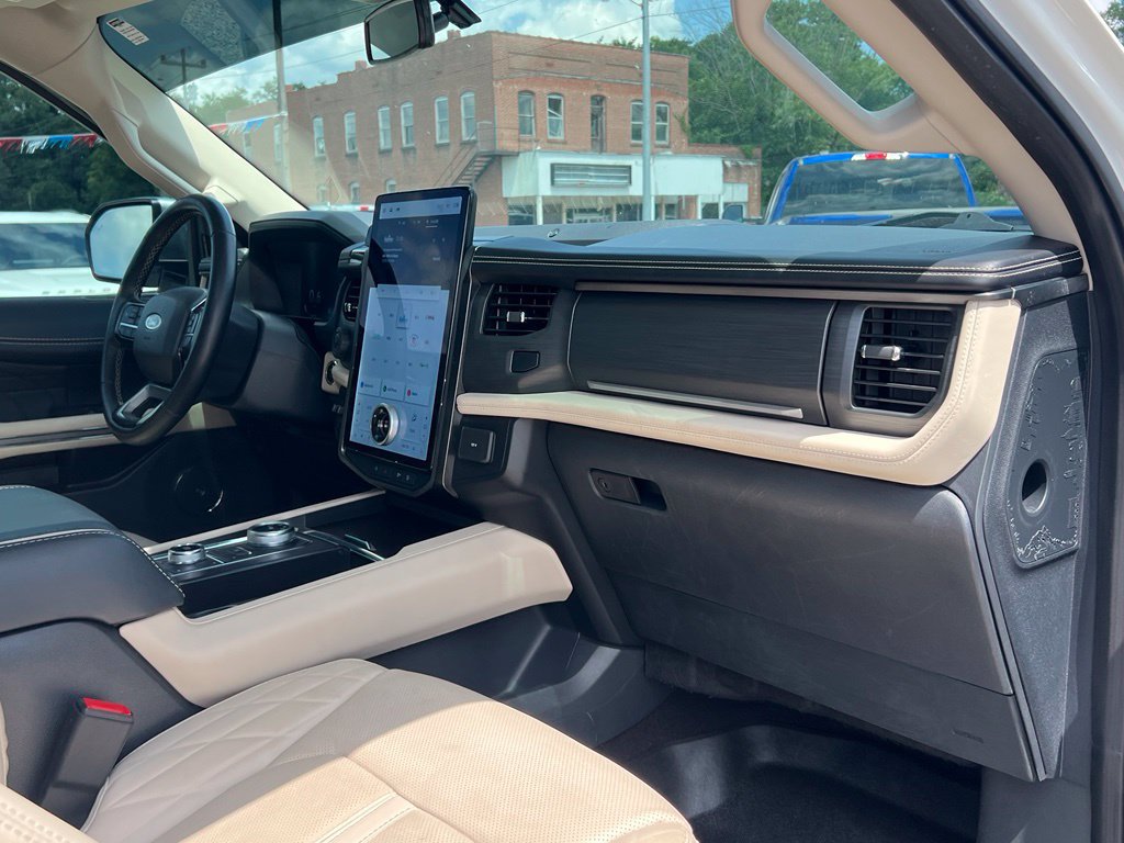 Used 2023 Ford Expedition Max Platinum AWD/4WD image 22