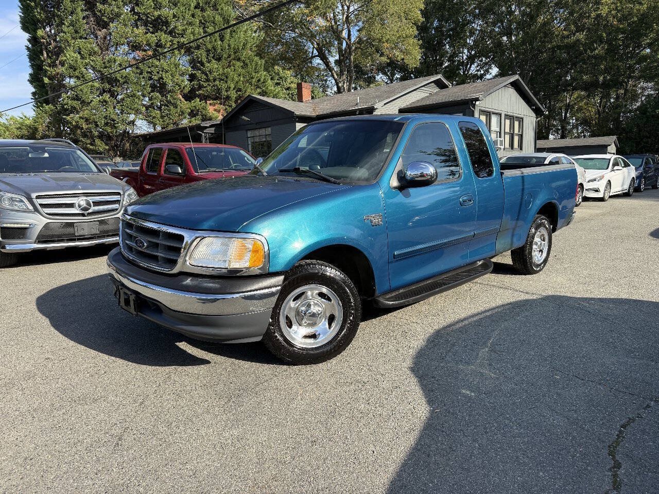Used 2000 Ford F150 XLT RWD image 1