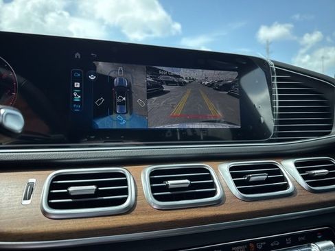 New 2025 Mercedes-Benz GLS 450 4MATIC image 21