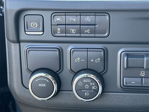 Used 2025 Chevrolet Tahoe RST w/ Advanced Technology Package image 18