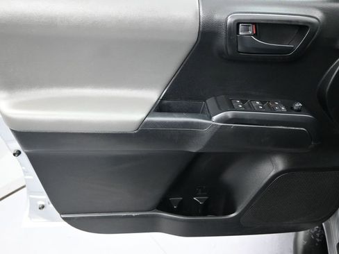 Used 2022 Toyota Tacoma SR image 21