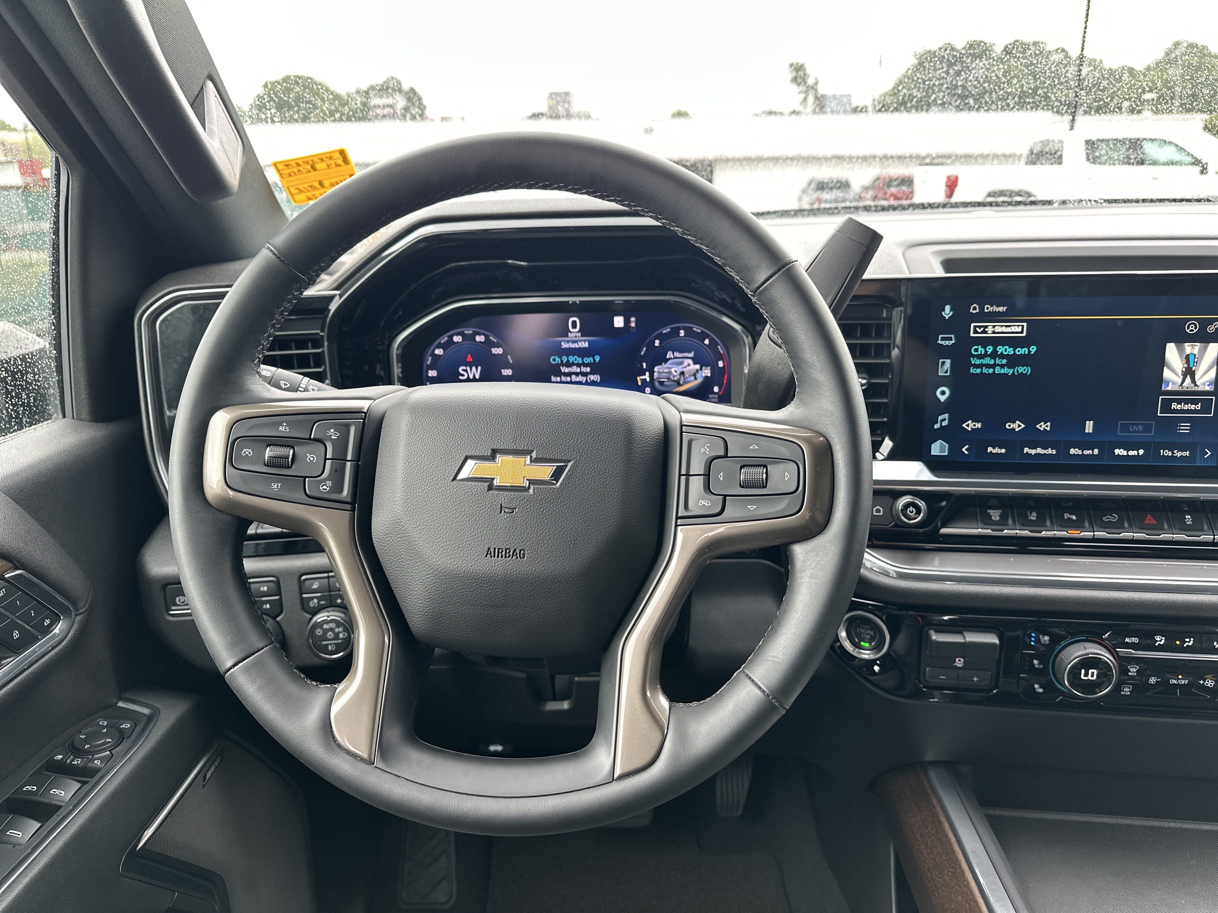 Used 2024 Chevrolet Silverado 2500 High Country w/ High Country Premium Package AWD/4WD image 17