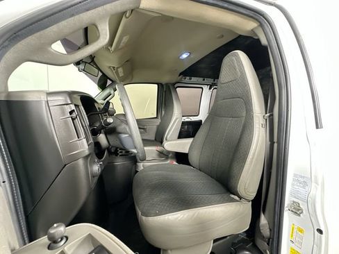 Used 2022 GMC Savana 2500 w/ Driver Convenience Package RWD image 16