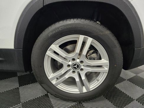 Used 2023 Mercedes-Benz GLB 250 4MATIC w/ Premium Package image 20