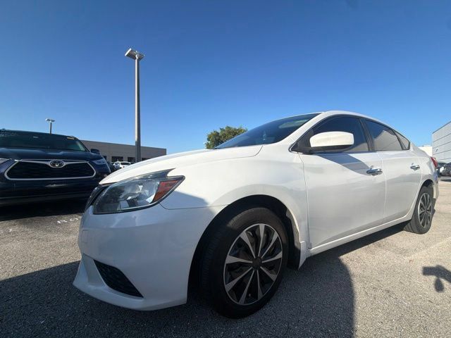 Used 2016 Nissan Sentra SV FWD image 1