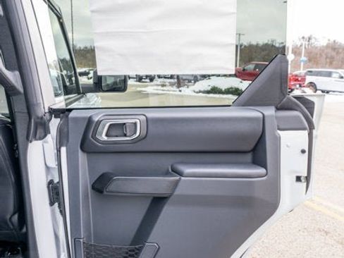 Used 2025 Ford Bronco Outer Banks image 11