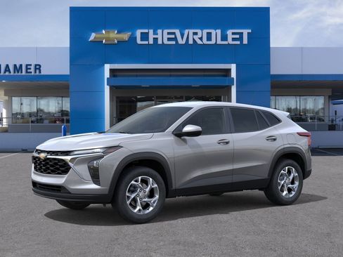 New 2026 Chevrolet Trax LS w/ LS Convenience Package FWD image 26