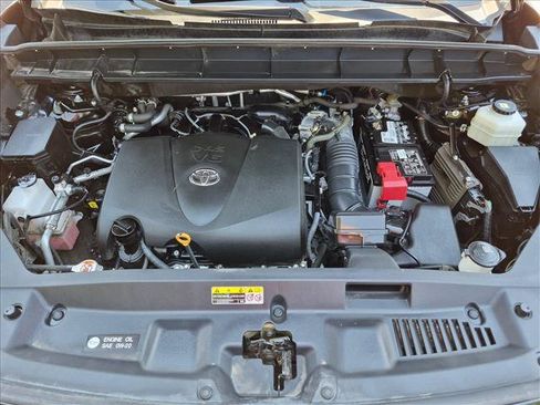 Used 2021 Toyota Highlander XLE AWD/4WD image 25
