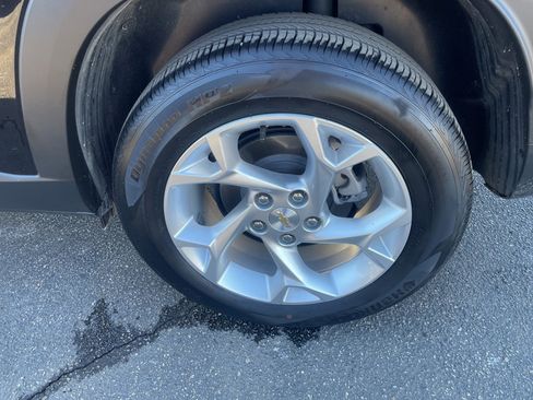 Used 2024 Chevrolet Trax LS w/ LS Convenience Package image 4