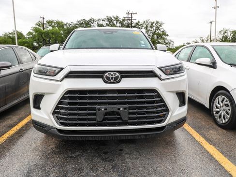 Used 2024 Toyota Grand Highlander FWD image 4