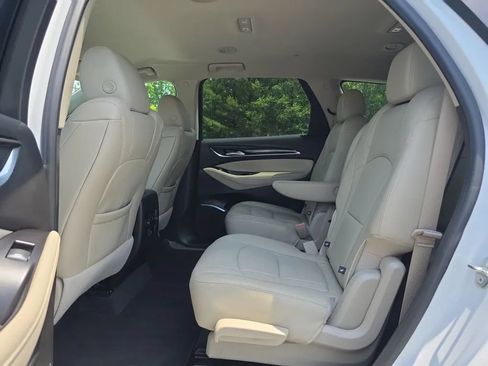 Used 2020 Buick Enclave Essence FWD image 36