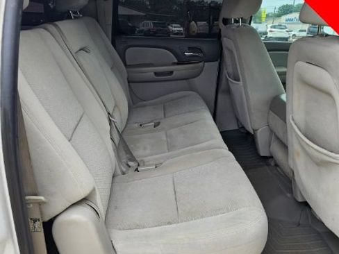 Used 2007 Chevrolet Suburban 2WD image 6