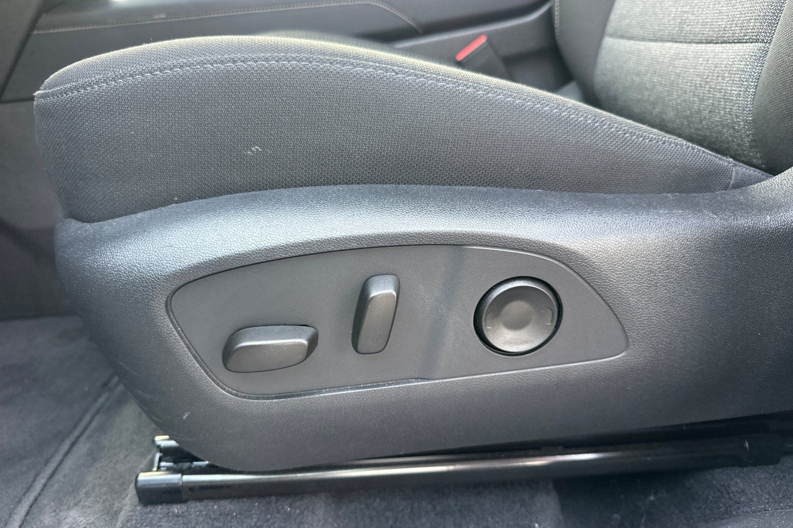 Used 2026 GMC Acadia Elevation FWD image 13
