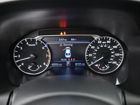 Used 2025 Nissan Altima 2.5 SV image 32