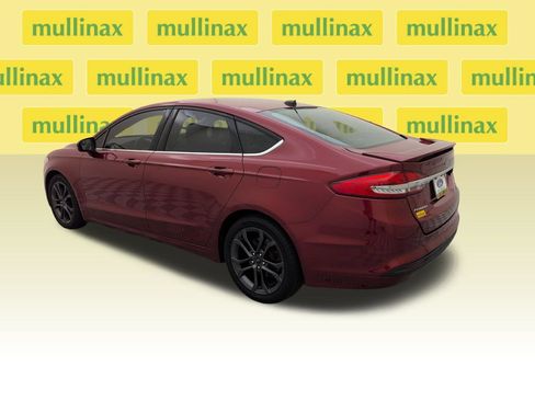 Used 2018 Ford Fusion SE w/ Equipment Group 201A FWD image 8