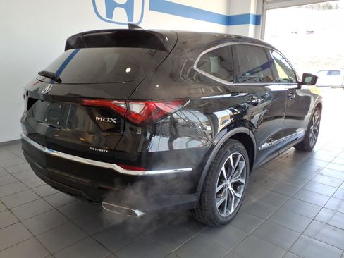 Used 2023 Acura MDX SH-AWD w/ Technology Package image 5