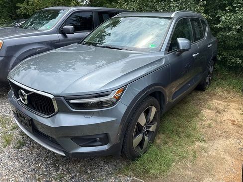 Used 2019 Volvo XC40 T5 Momentum AWD/4WD image 2