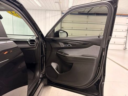 Used 2024 Chevrolet TrailBlazer LS w/ LS Convenience Package AWD/4WD image 10