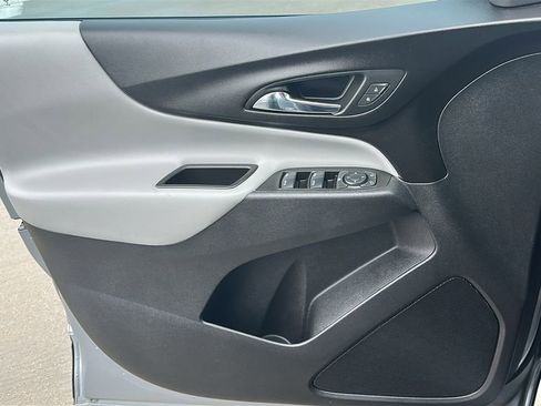 Used 2024 Chevrolet Equinox LS w/ LS Convenience Package FWD image 19