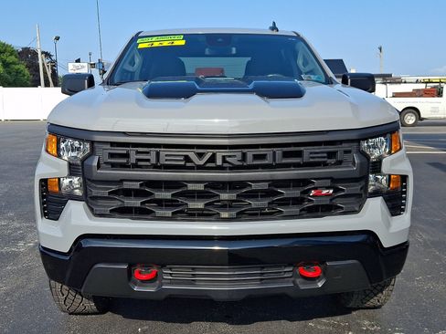 Used 2025 Chevrolet Silverado 1500 Custom Trail Boss AWD/4WD image 2