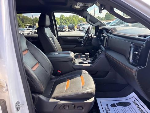 Used 2022 GMC Sierra 1500 AT4 AWD/4WD image 12