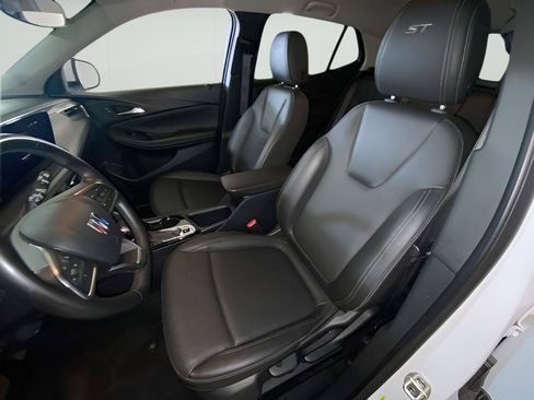 Used 2024 Buick Encore GX Sport Touring AWD/4WD image 17