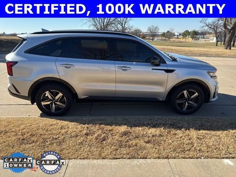 Used 2021 Kia Sorento EX image 2