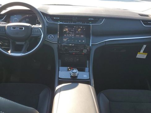 New 2025 Jeep Grand Cherokee L Altitude image 11