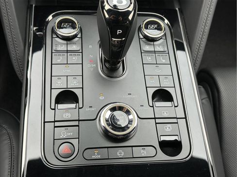 New 2026 Bentley Flying Spur V8 AWD/4WD image 43