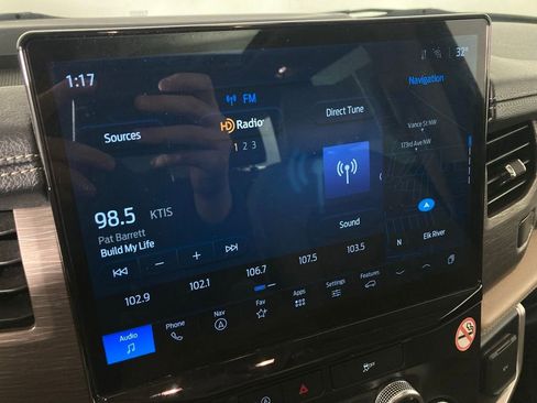 Used 2024 Ford Expedition Max Limited image 3