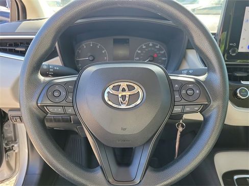 Used 2024 Toyota Corolla LE image 18