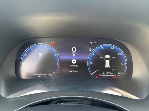 Used 2024 Toyota Highlander Limited image 24