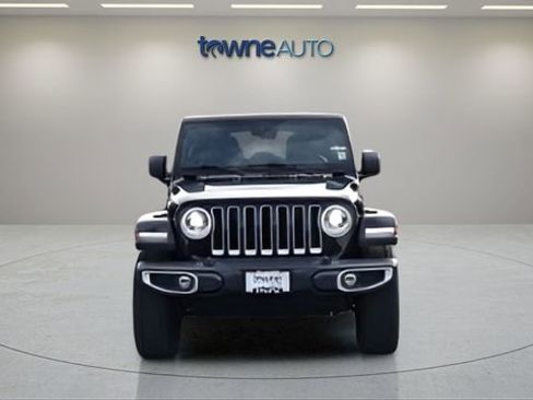 Used 2022 Jeep Wrangler Unlimited Sahara w/ LED Lighting Group AWD/4WD image 8