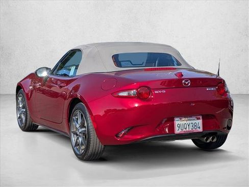 Used 2020 MAZDA MX-5 Miata Grand Touring RWD image 8