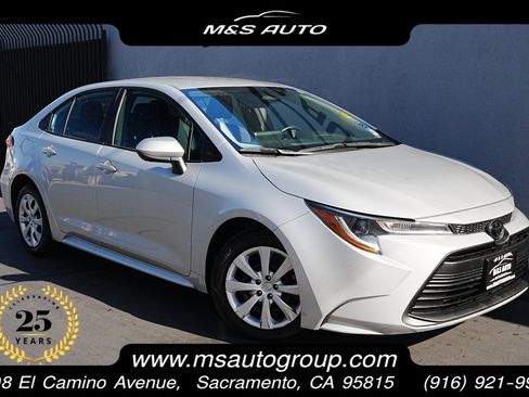 Used 2024 Toyota Corolla LE image 1