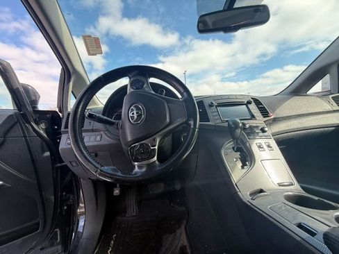 Used 2015 Toyota Venza XLE image 6