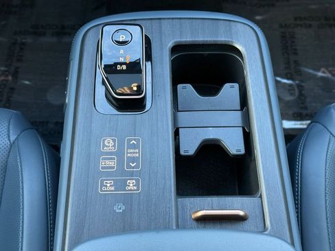 Used 2023 Nissan Ariya image 25