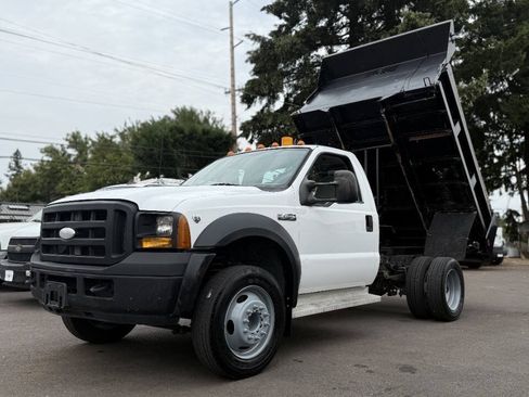 Used 2006 Ford F450 2WD Regular Cab Super Duty image 2