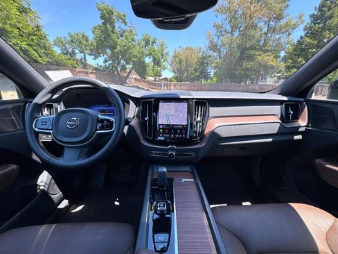 Used 2023 Volvo XC60 T8 Plus AWD/4WD image 3