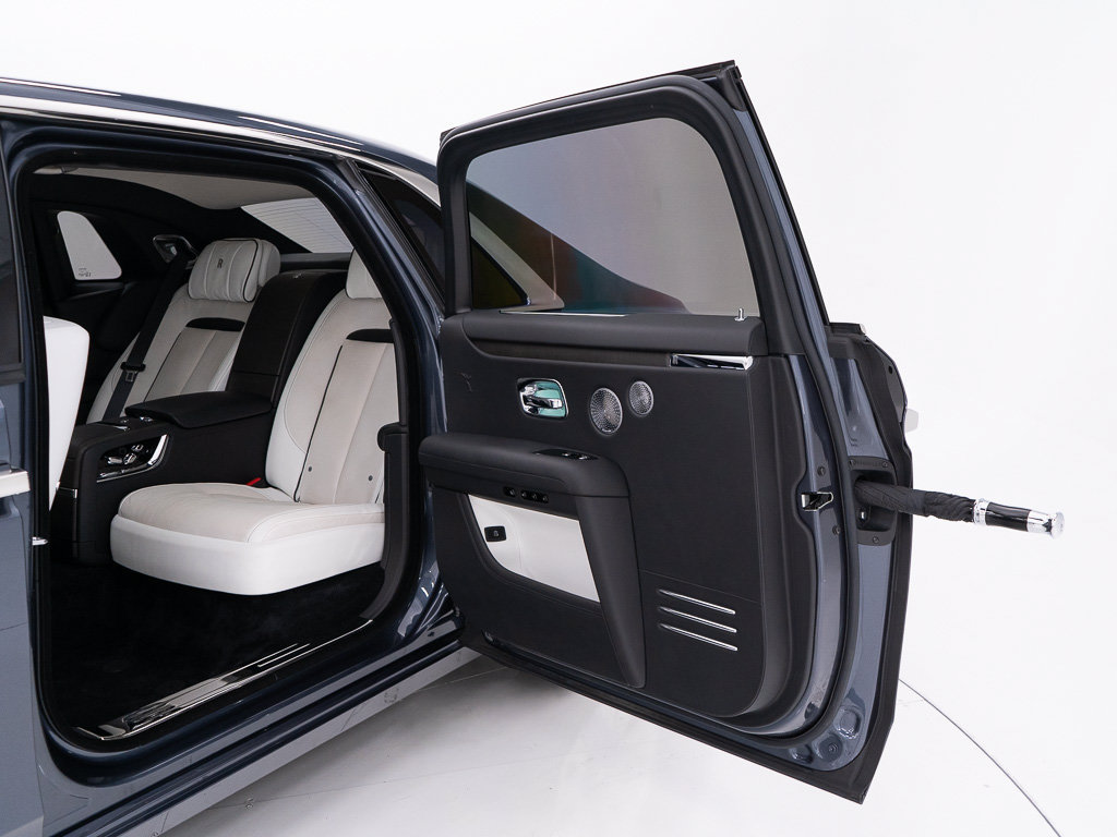 Certified 2023 Rolls-Royce Ghost Extended Wheelbase w/ Ghost Package AWD/4WD image 32