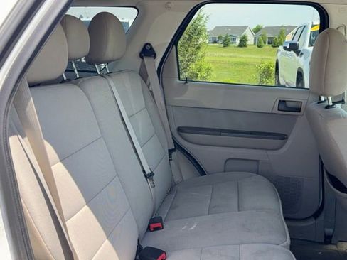 Used 2011 Ford Escape XLT FWD image 17