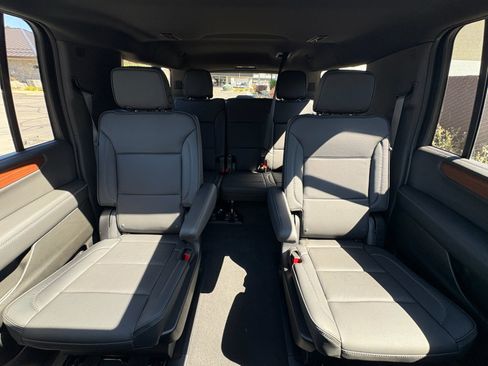 Used 2026 GMC Yukon XL Denali w/ Sun & Power Step Package AWD/4WD image 33