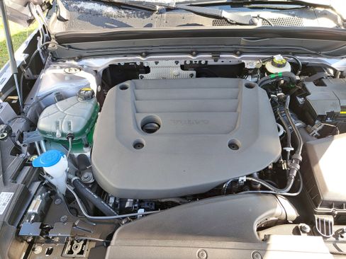 New 2026 Volvo XC40 B4 Plus image 9