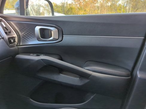 Used 2021 Kia Sorento S image 35