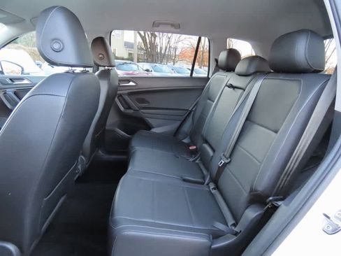 Used 2019 Volkswagen Tiguan SE image 14