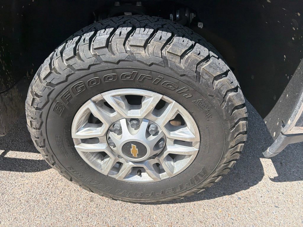 Used 2022 Chevrolet Silverado 2500 LT w/ Convenience Package AWD/4WD image 4