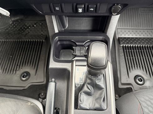 Used 2022 Toyota Tacoma SR5 image 16