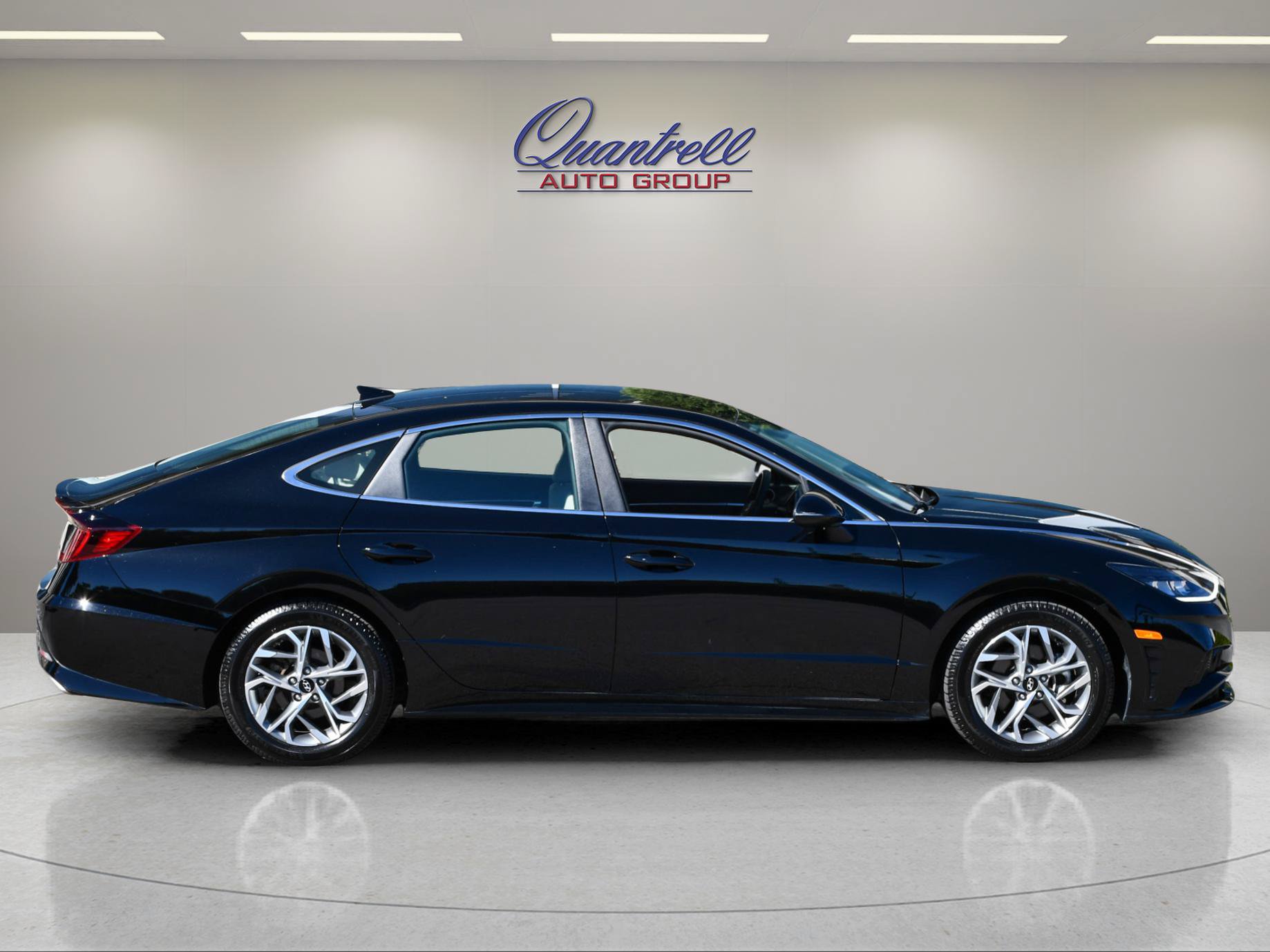 Used 2023 Hyundai Sonata SEL FWD image 3